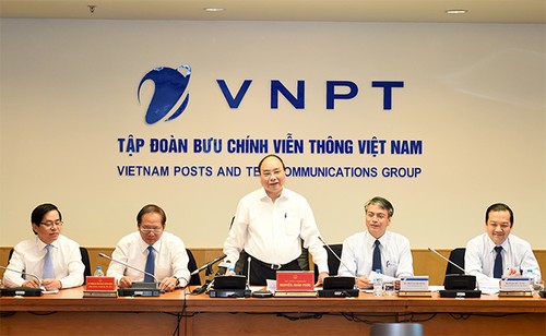 Premierminister: VNPT soll die führende Rolle im Markt der Telekommunikation Vietnams spielen - ảnh 1